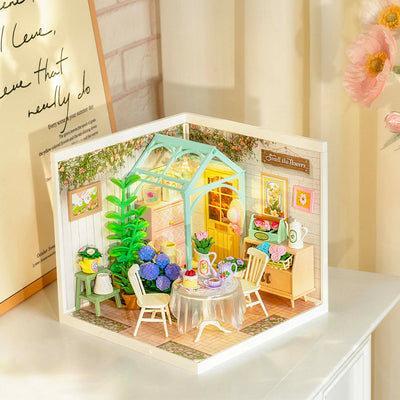 Dollhouse Model Building Craft Kit Birthday Creative Gifts.